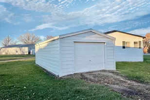 513 N Main St, Sanborn, MN 56083 - Photo 3