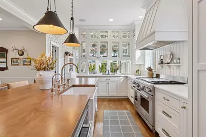 683 Osceola Avenue, Saint Paul, MN 55105 - Photo 1