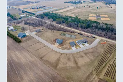 567 Kodiak Drive NW, Stewartville, MN 55976 - Photo 5