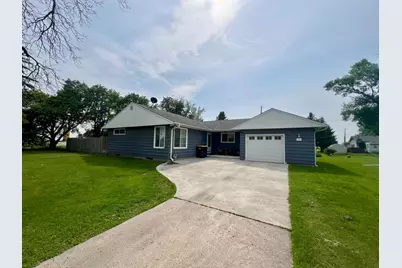 310 6th Street W, Hector, MN 55342 - Photo 1