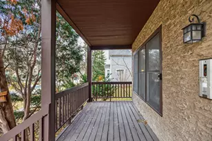 570 Laurel Ave, Saint Paul, MN 55102 - Photo 3