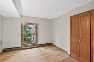 570 Laurel Ave, Saint Paul, MN 55102 - Photo 23