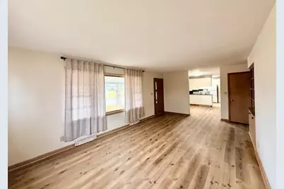 106 McPhail Avenue N, Caledonia, MN 55921 - Photo 9