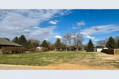 907 9th Avenue SW, Pipestone, MN 56164 - Photo 3