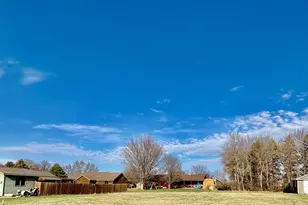 913 9th Ave SW, Pipestone, MN 56164 - Photo 1