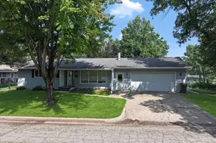 507 Summit Ave, Tracy, MN 56175 - Photo 1