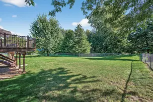 10243 Englewood Dr, Eden Prairie, MN 55347 - Photo 27