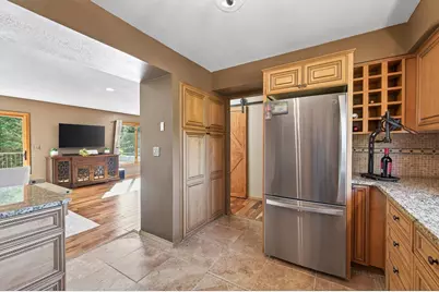 10243 Englewood Drive, Eden Prairie, MN 55347 - Photo 3