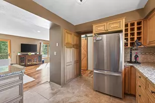 10243 Englewood Dr, Eden Prairie, MN 55347 - Photo 3