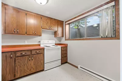 2591 Carver Avenue E, Maplewood, MN 55119 - Photo 33