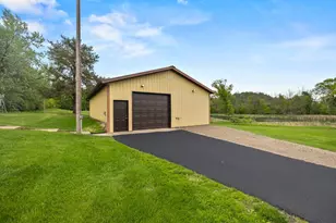 2591 Carver Ave E, Maplewood, MN 55119 - Photo 49