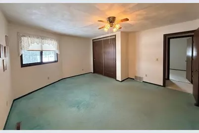 107 Sunnyside Drive E, Caledonia, MN 55921 - Photo 13