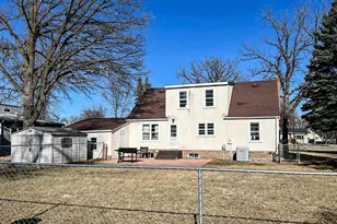 305 Kneale Ave N, Thief River Falls, MN 56701 - Photo 3