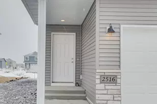 2516 38th Ave S, Moorhead, MN 56560 - Photo 3