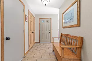 890 Winterberry Ct, Woodbury, MN 55125 - Photo 3