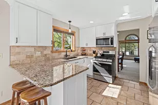 890 Winterberry Ct, Woodbury, MN 55125 - Photo 9