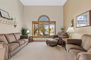 890 Winterberry Ct, Woodbury, MN 55125 - Photo 5
