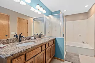 890 Winterberry Ct, Woodbury, MN 55125 - Photo 17