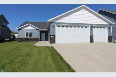 427 33rd Street N, Moorhead, MN 56560 - Photo 1