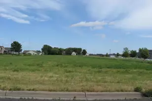 1423 Prairie Ave N, Glencoe, MN 55336 - Photo 1