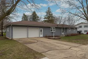 426 1st St SE, Hayfield, MN 55940 - Photo 1