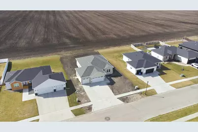4288 Pine Parkway S, Fargo, ND 58104 - Photo 5