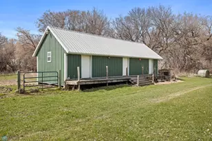 1829 400th St, Breckenridge, MN 56520 - Photo 57