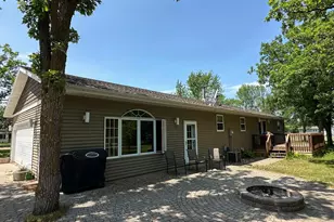 102 Colony Dr S, Karlstad, MN 56732 - Photo 3