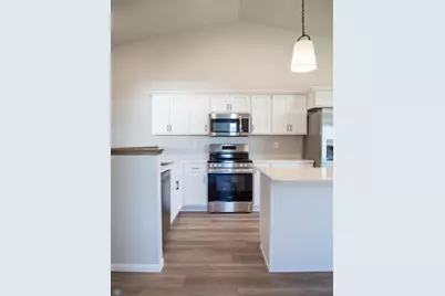 6709 Meadow View Drive S, Fargo, ND 58104 - Photo 5