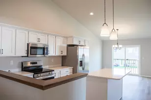 6709 Meadow View Dr S, Fargo, ND 58104 - Photo 3