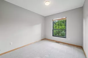 820 Emerald St, Saint Paul, MN 55114 - Photo 19