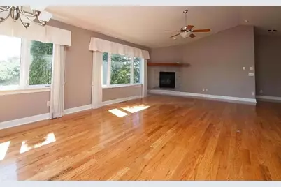 717 S Shore Drive, Detroit Lakes, MN 56501 - Photo 9