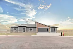 960 Sterling Ave, Worthington, MN 56187 - Photo 1