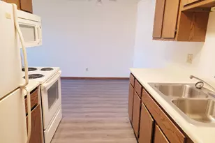 11 Park St N, Fairfax, MN 55332 - Photo 5