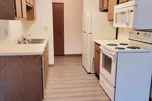 11 Park St N, Fairfax, MN 55332 - Photo 3