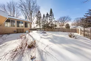 1020 Swanhill Dr, Albert Lea, MN 56007 - Photo 5