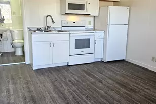 1205 S Sibley Ave, Litchfield, MN 55355 - Photo 3