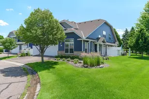 428 Hickory Ln N, Oakdale, MN 55128 - Photo 1