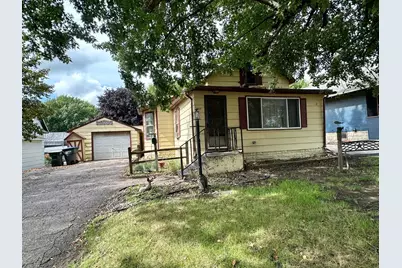 207 N Kniss Avenue, Luverne, MN 56156 - Photo 1