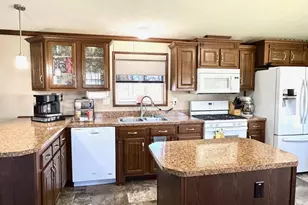 610 Tamarack St, Badger, MN 56714 - Photo 3