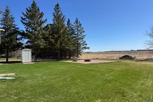 610 Tamarack St, Badger, MN 56714 - Photo 25