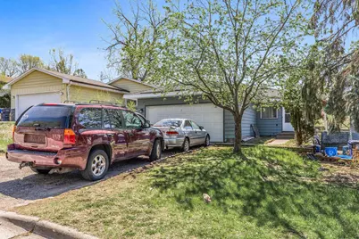 360 Hawthorne Avenue E, Saint Paul, MN 55130 - Photo 1