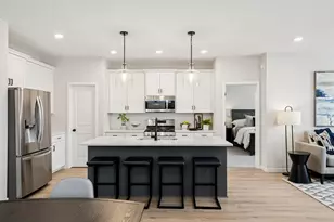 12439 Drayton Trl, Apple Valley, MN 55124 - Photo 7