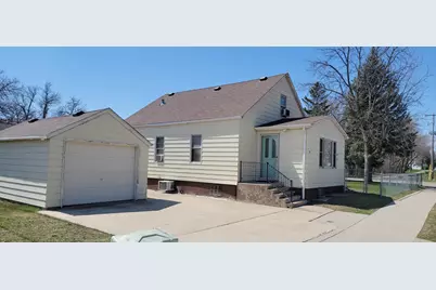 718 7th Street SW, Pipestone, MN 56164 - Photo 1