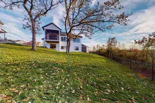 928 Milborne Ln NW, Rochester, MN 55901 - Photo 3