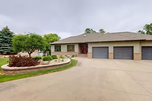 2704 Campus Ln, Albert Lea, MN 56007 - Photo 1