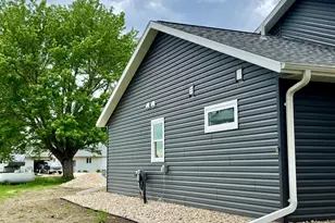 952 1st Ave, Edgerton, MN 56128 - Photo 3