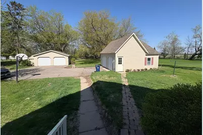 1105 13th Street N, Benson, MN 56215 - Photo 3