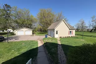 1105 13th St N, Benson, MN 56215 - Photo 3