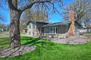 1210 Southview Ln, Albert Lea, MN 56007 - Photo 1